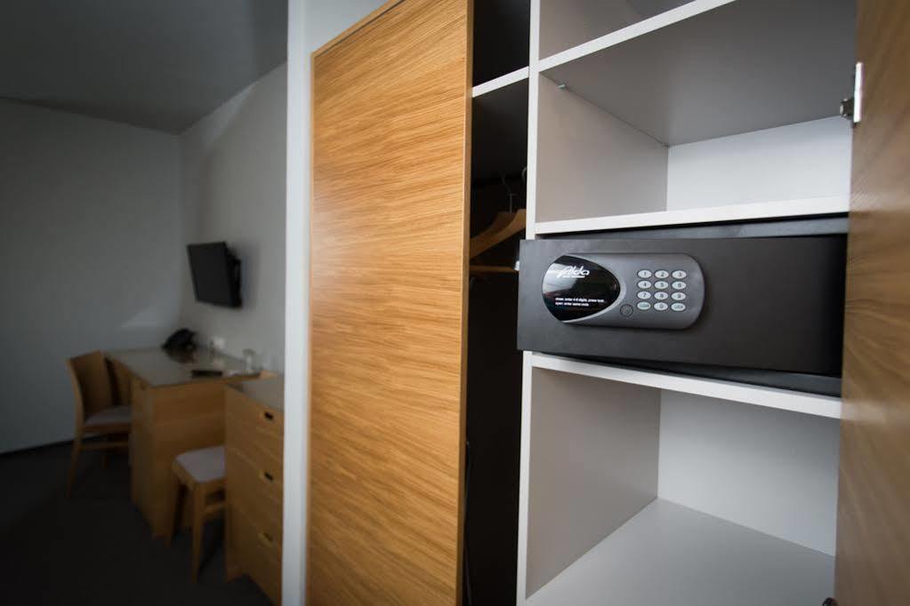 Hotel Atom Třebíč Extérieur photo